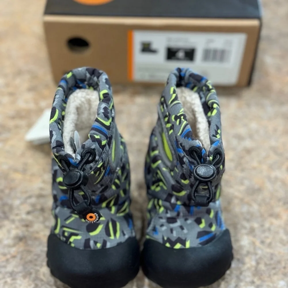 New BOGS Kids Snow Boots | Size 4 | Gray Multi